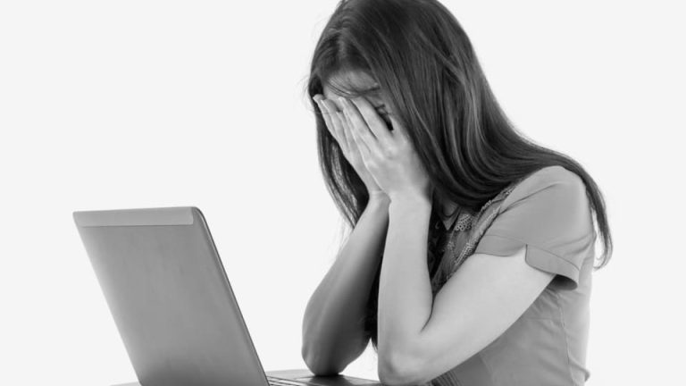 Användning av teknik för att skada andra