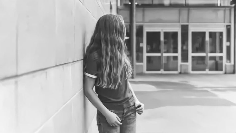 Saras berättelse om sin styvfars sexuella övergrepp